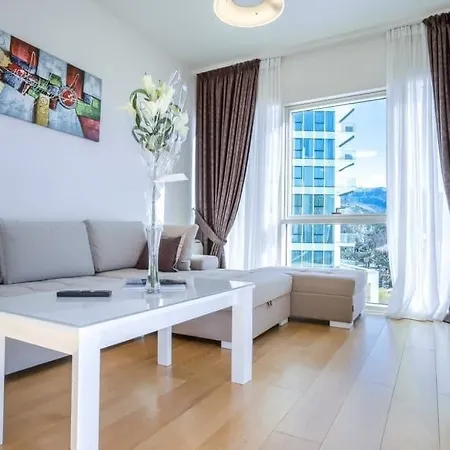Apartment Sea & Sky Lux *